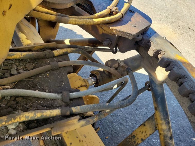 image for item DL7877 1994 Caterpillar 140G motor grader