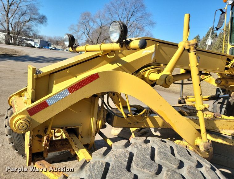 image for item DL7877 1994 Caterpillar 140G motor grader