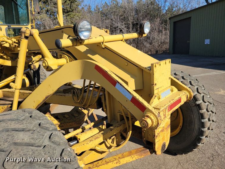 image for item DL7877 1994 Caterpillar 140G motor grader