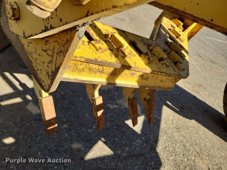 image for item DL7877 1994 Caterpillar 140G motor grader