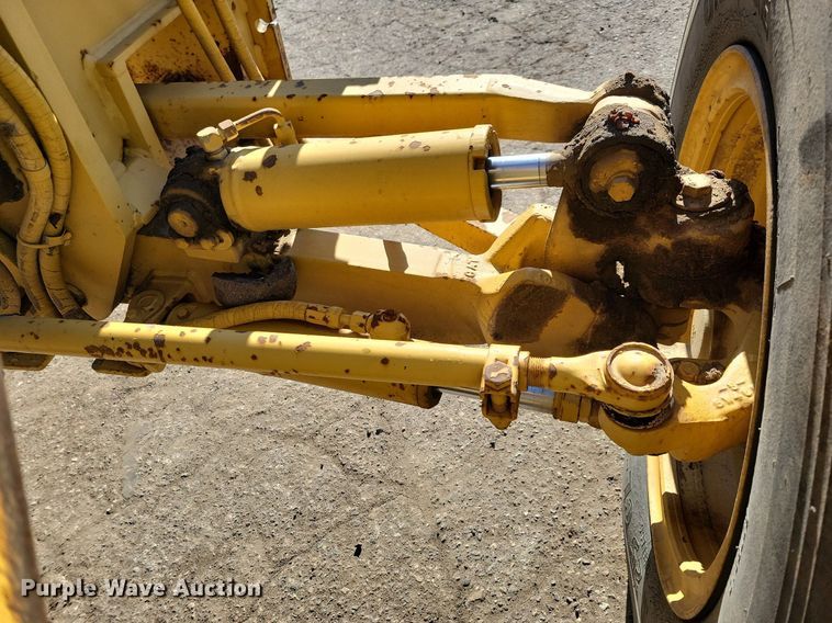 image for item DL7877 1994 Caterpillar 140G motor grader