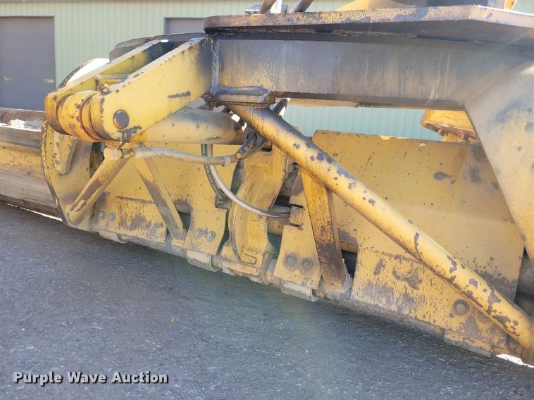 image for item DL7877 1994 Caterpillar 140G motor grader