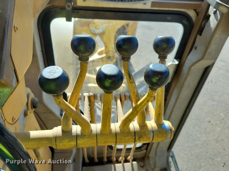 image for item DL7877 1994 Caterpillar 140G motor grader