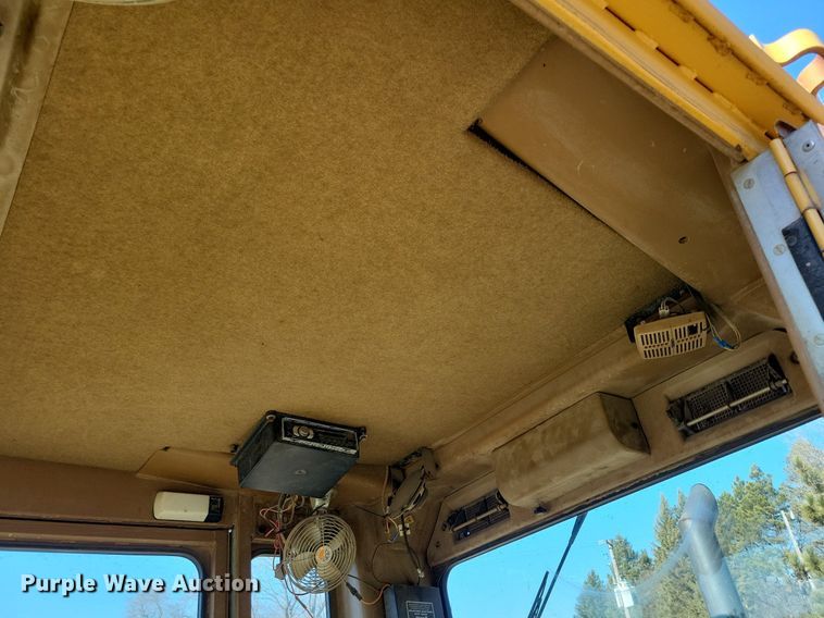 image for item DL7877 1994 Caterpillar 140G motor grader