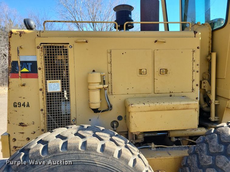 image for item DL7877 1994 Caterpillar 140G motor grader