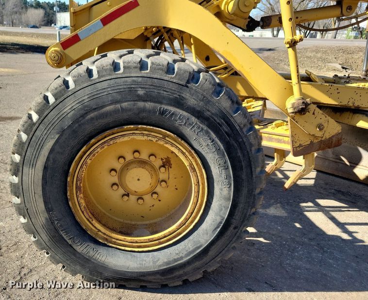 image for item DL7877 1994 Caterpillar 140G motor grader