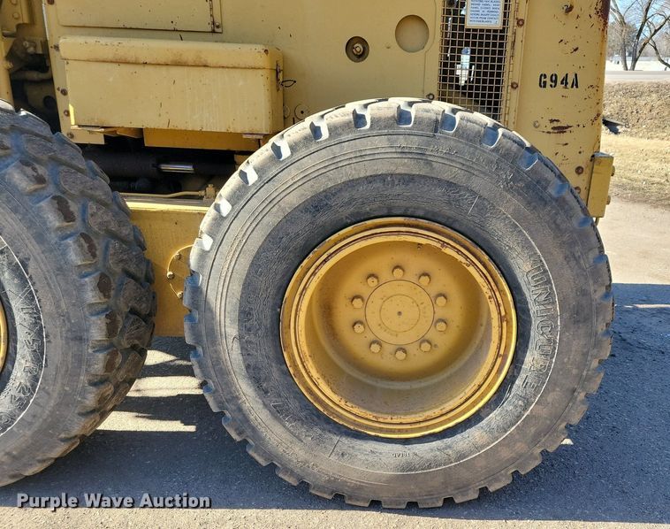 image for item DL7877 1994 Caterpillar 140G motor grader