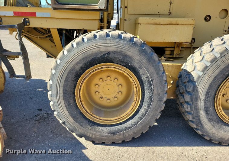 image for item DL7877 1994 Caterpillar 140G motor grader