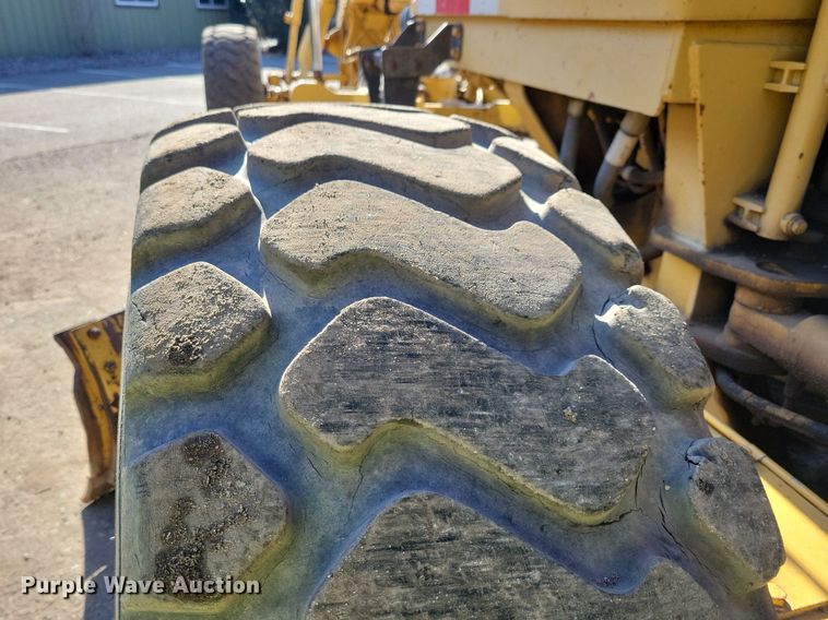 image for item DL7877 1994 Caterpillar 140G motor grader