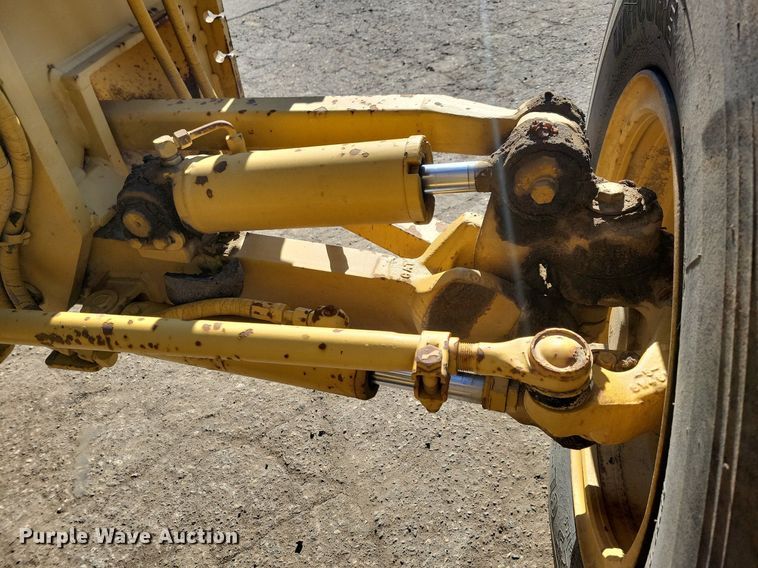 image for item DL7877 1994 Caterpillar 140G motor grader