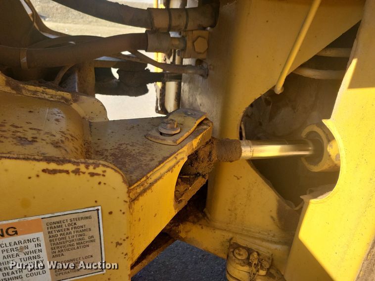 image for item DL7878 1984 Caterpillar 966D wheel loader