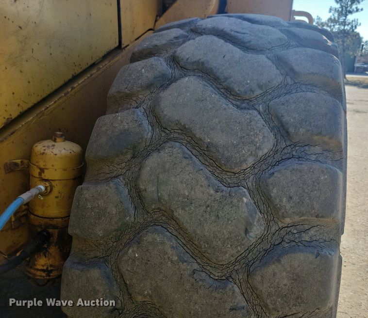 image for item DL7878 1984 Caterpillar 966D wheel loader