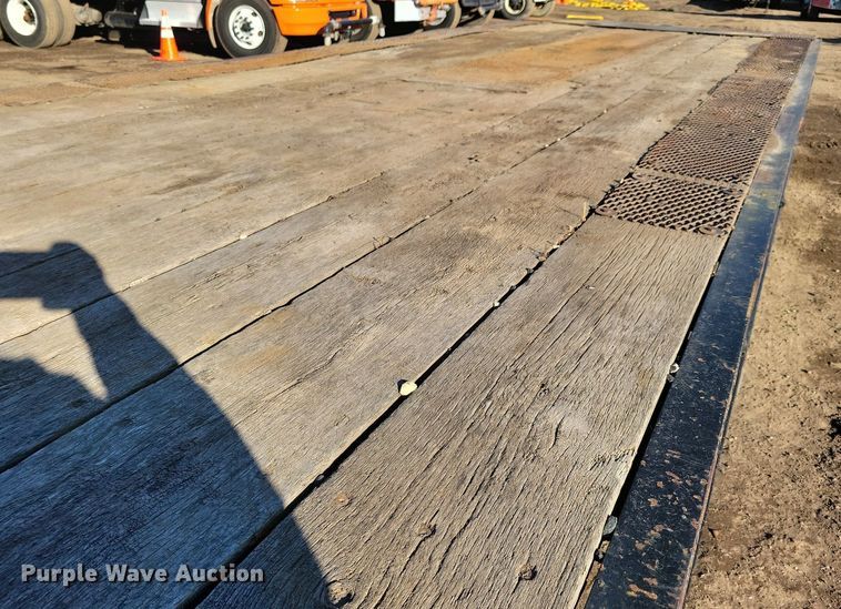 image for item DL7879 2012 Felling FT-40-2T equipment trailer