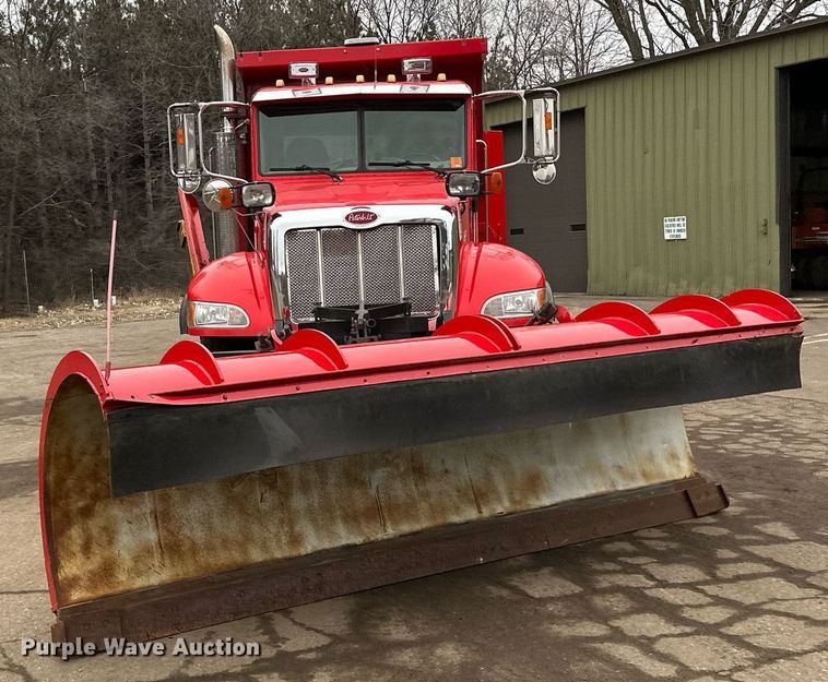 image for item DL7880 2005 Peterbilt  335 dump truck