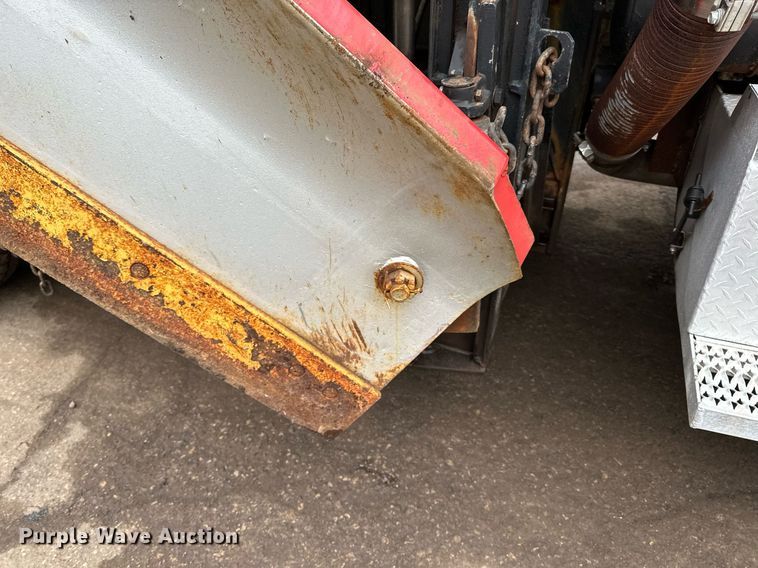 image for item DL7880 2005 Peterbilt  335 dump truck