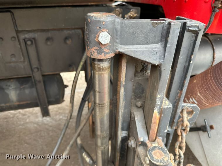 image for item DL7880 2005 Peterbilt  335 dump truck