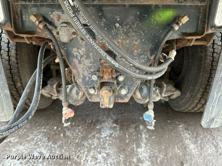 image for item DL7880 2005 Peterbilt  335 dump truck