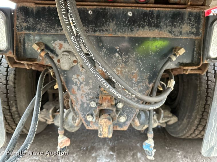 image for item DL7880 2005 Peterbilt  335 dump truck