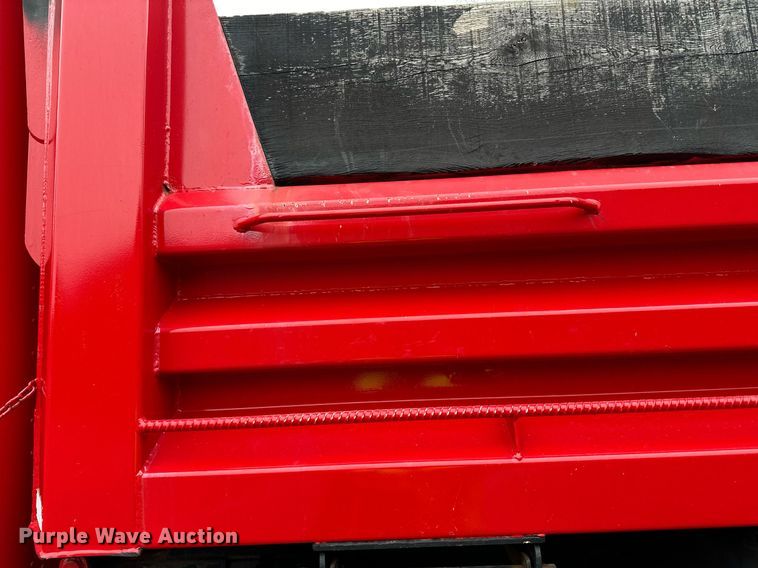 image for item DL7880 2005 Peterbilt  335 dump truck