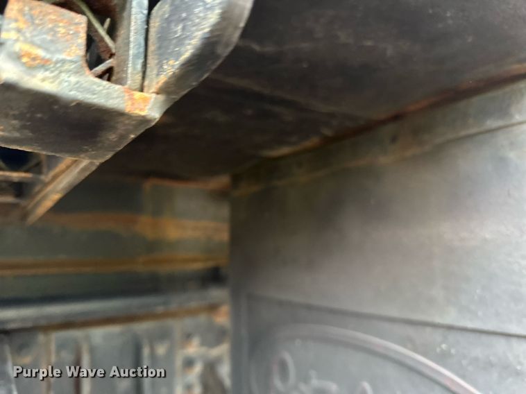 image for item DL7880 2005 Peterbilt  335 dump truck