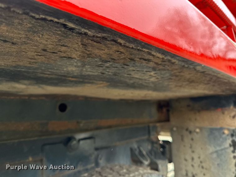 image for item DL7880 2005 Peterbilt  335 dump truck