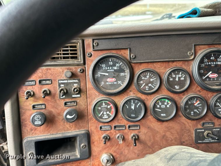 image for item DL7880 2005 Peterbilt  335 dump truck