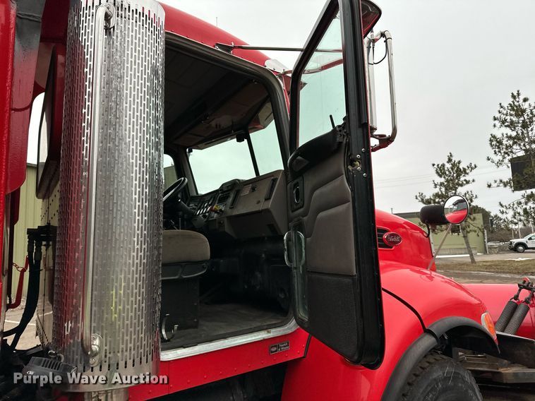 image for item DL7880 2005 Peterbilt  335 dump truck