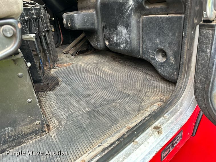 image for item DL7880 2005 Peterbilt  335 dump truck