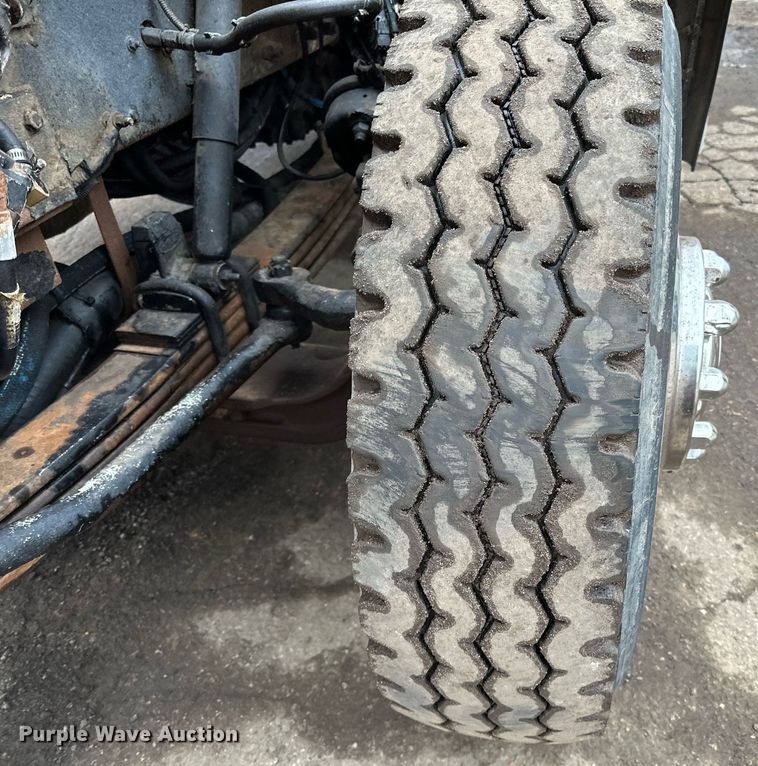 image for item DL7880 2005 Peterbilt  335 dump truck