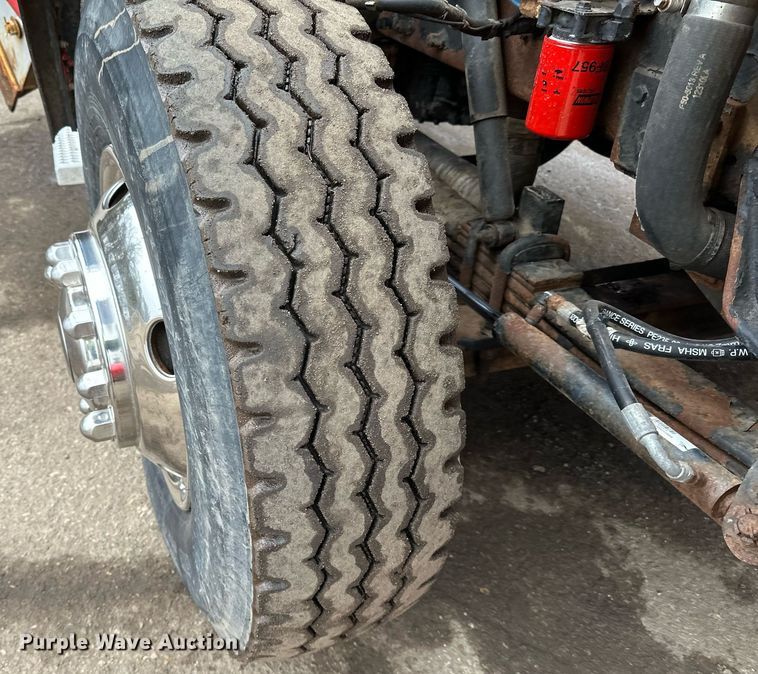 image for item DL7880 2005 Peterbilt  335 dump truck