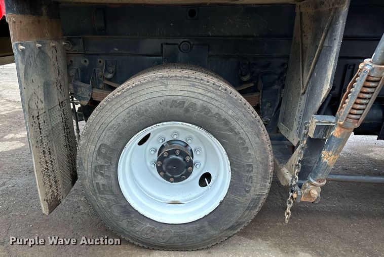 image for item DL7880 2005 Peterbilt  335 dump truck