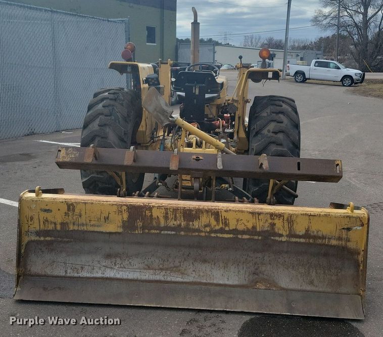 image for item DL7881 1995 New Holland 545D landscape tractor