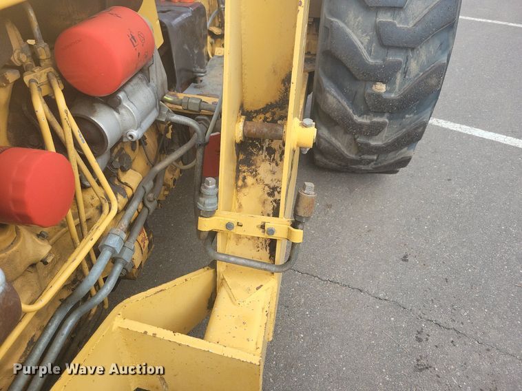 image for item DL7881 1995 New Holland 545D landscape tractor