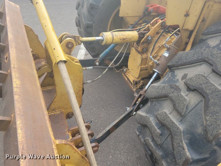 image for item DL7881 1995 New Holland 545D landscape tractor