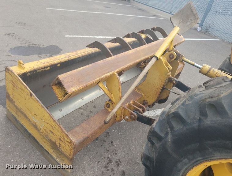 image for item DL7881 1995 New Holland 545D landscape tractor