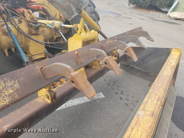 image for item DL7881 1995 New Holland 545D landscape tractor