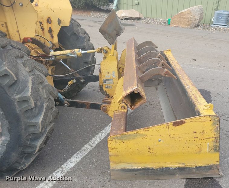 image for item DL7881 1995 New Holland 545D landscape tractor