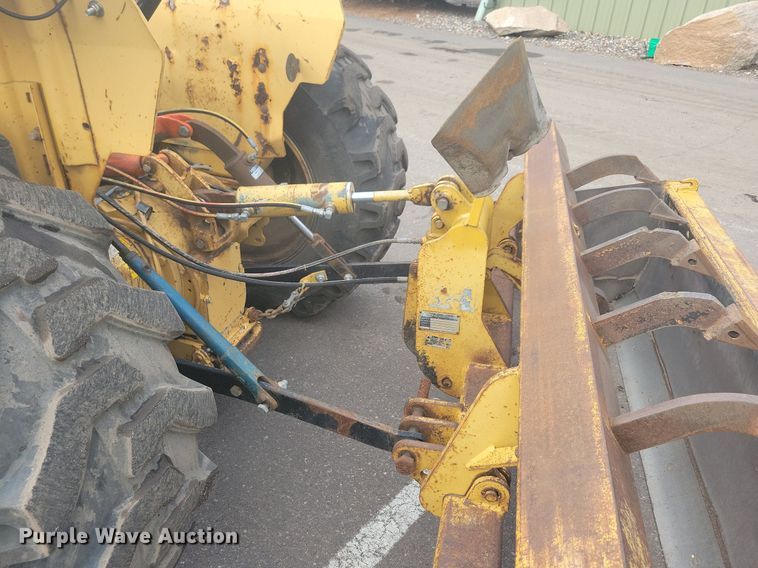 image for item DL7881 1995 New Holland 545D landscape tractor