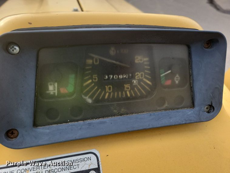 image for item DL7881 1995 New Holland 545D landscape tractor