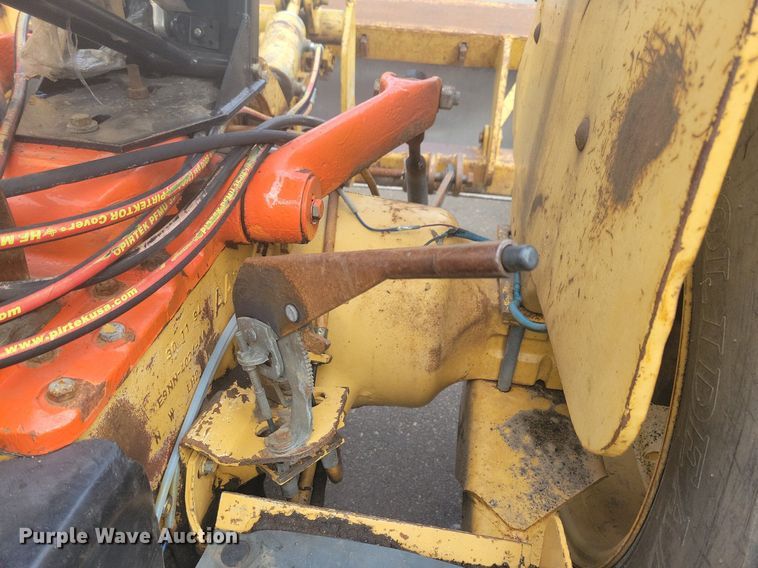 image for item DL7881 1995 New Holland 545D landscape tractor