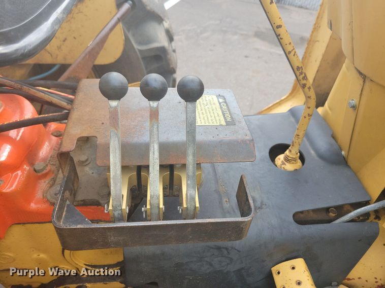 image for item DL7881 1995 New Holland 545D landscape tractor