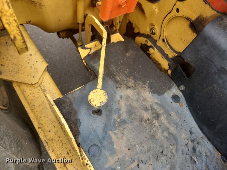 image for item DL7881 1995 New Holland 545D landscape tractor