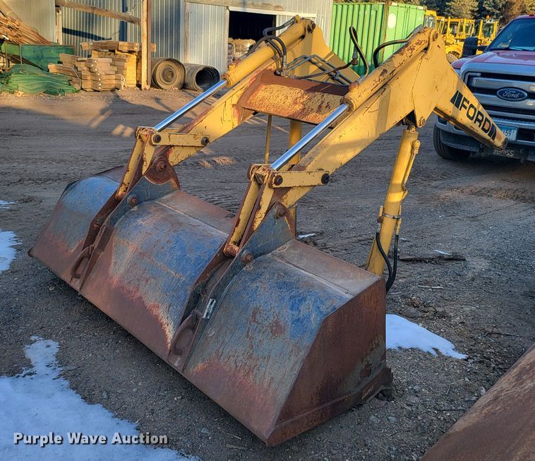 image for item DL7881 1995 New Holland 545D landscape tractor