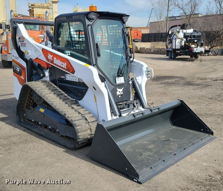 image for item DL7883 2021 Bobcat T76 skid steer loader