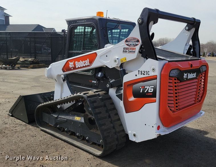 image for item DL7883 2021 Bobcat T76 skid steer loader