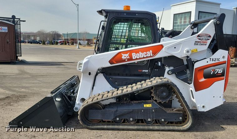 image for item DL7883 2021 Bobcat T76 skid steer loader
