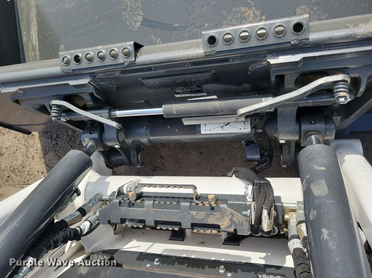 image for item DL7883 2021 Bobcat T76 skid steer loader