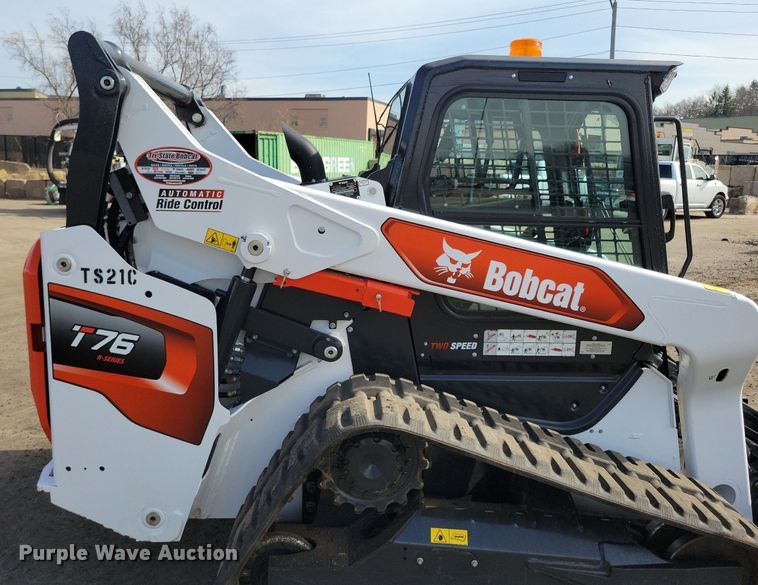 image for item DL7883 2021 Bobcat T76 skid steer loader