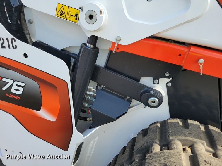 image for item DL7883 2021 Bobcat T76 skid steer loader