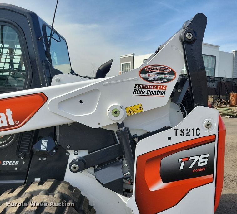image for item DL7883 2021 Bobcat T76 skid steer loader